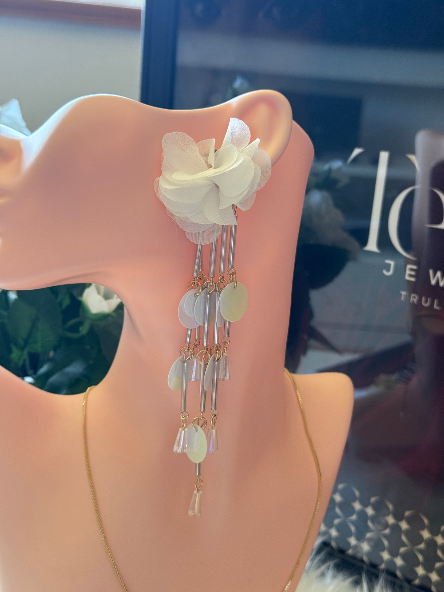 Sophia earring