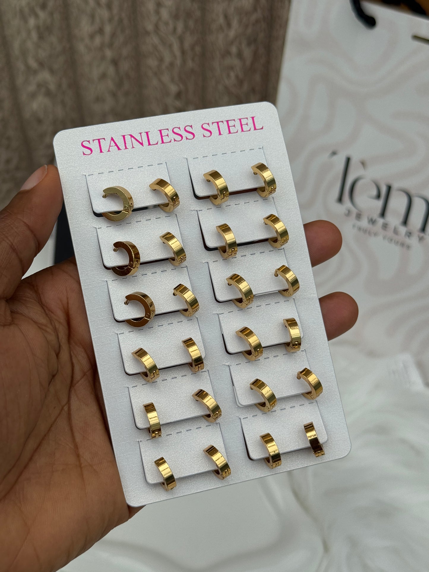 Simi huggie earring