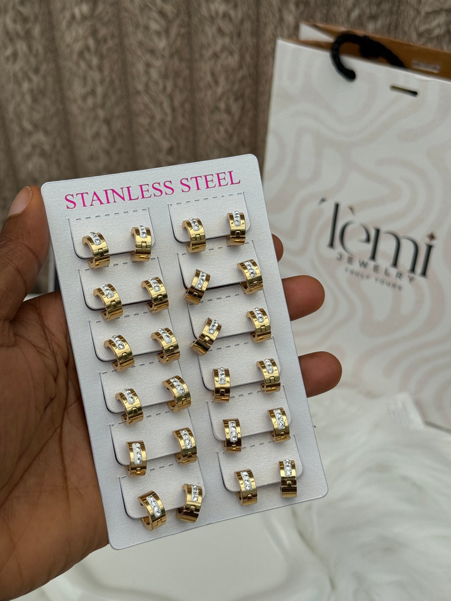 Simi huggie earring