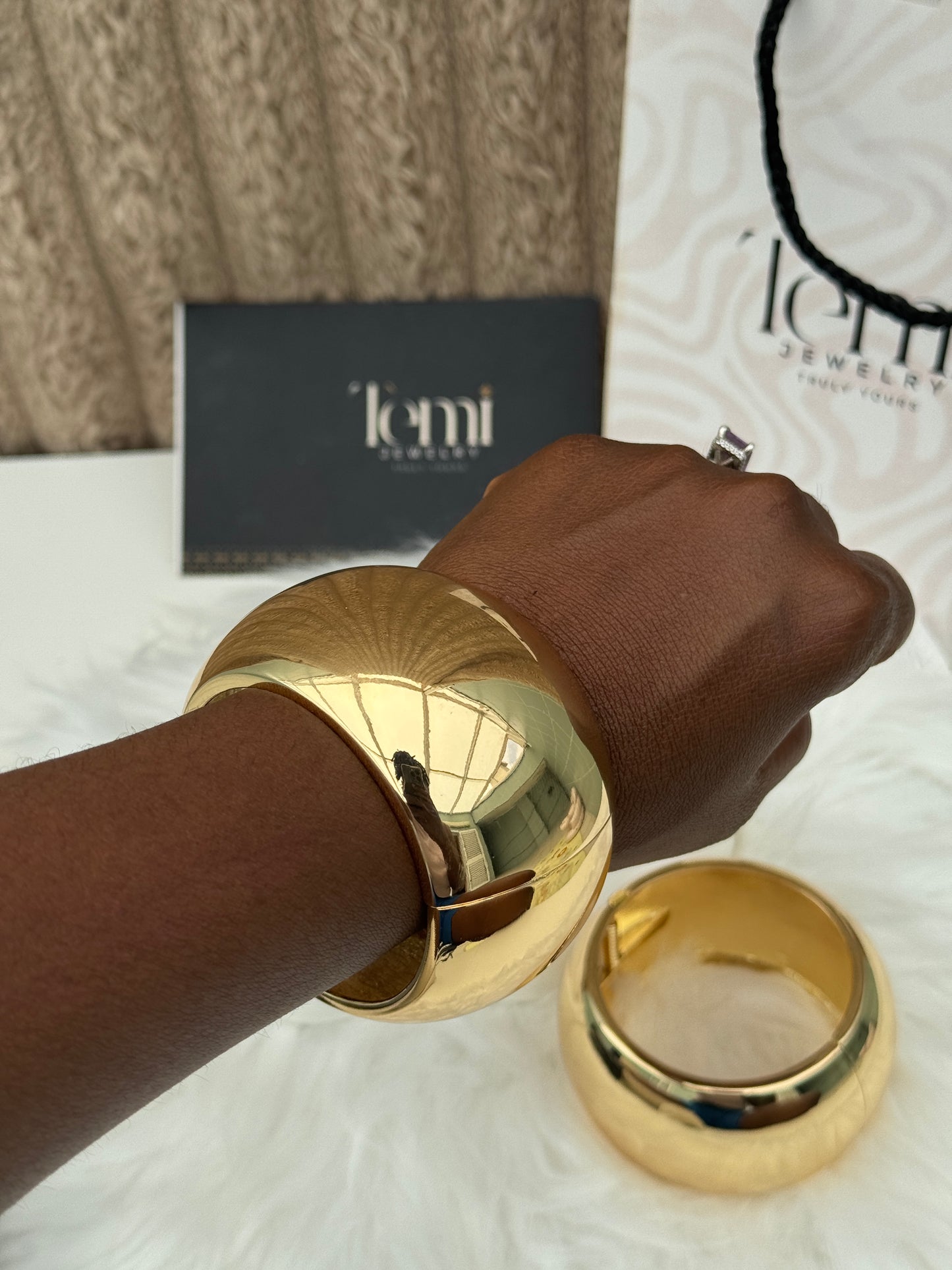 Kira chunky Bangle