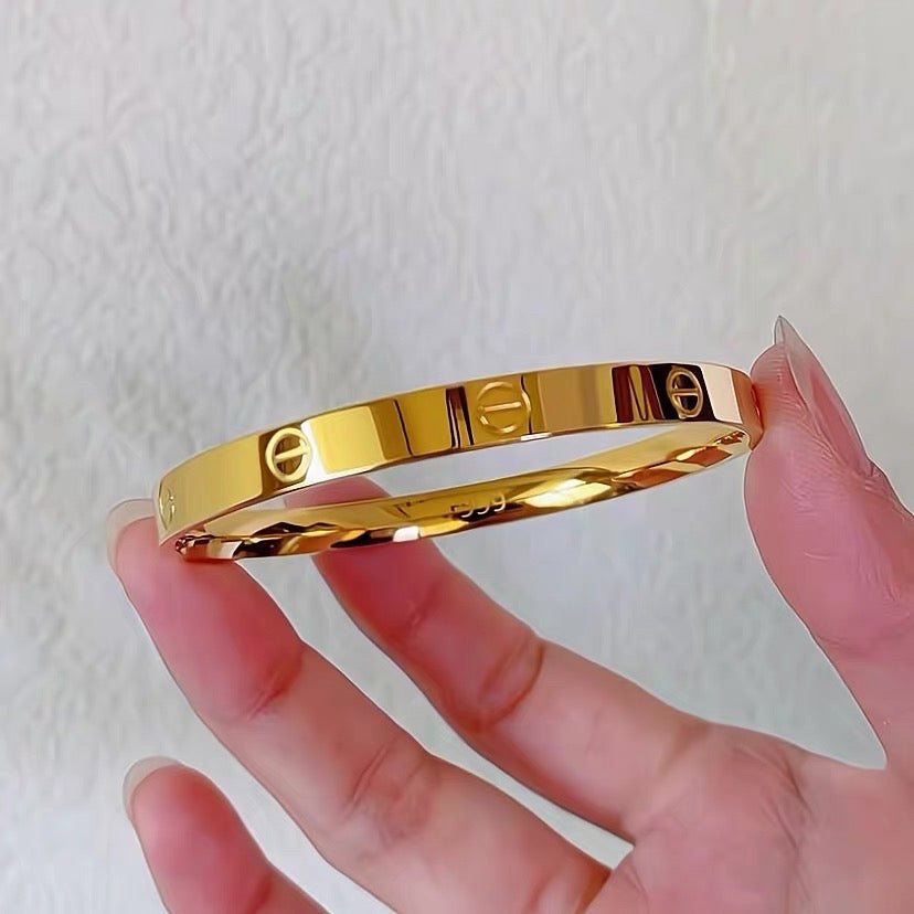 Fatima Bangle