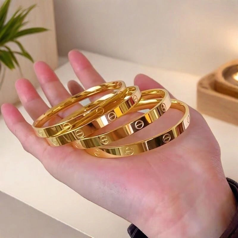 Fatima Bangle
