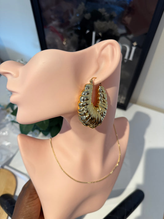 Ava earring