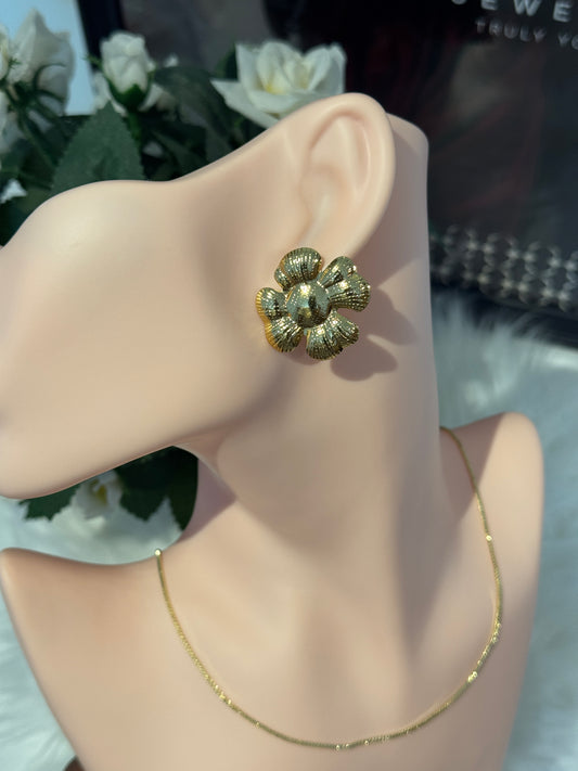 Luna earring