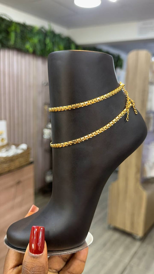 Bold anklet